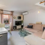 Stunning In Rab With House Sea View Casa vacanze Rab Town